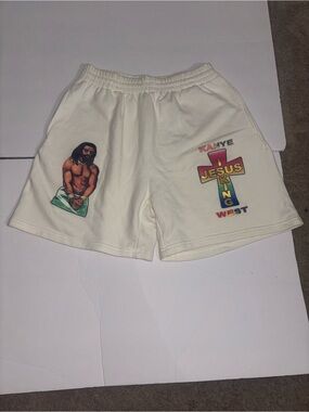 Jesus is King Awge Yeezy Season
Shorts Kanye West White Sweat
Shorts L